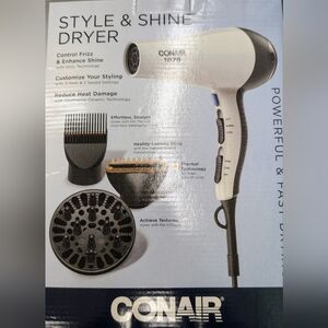 NIB Conair Style &‎ Shine Blow Dryer With Diffuser And Styling Comb.